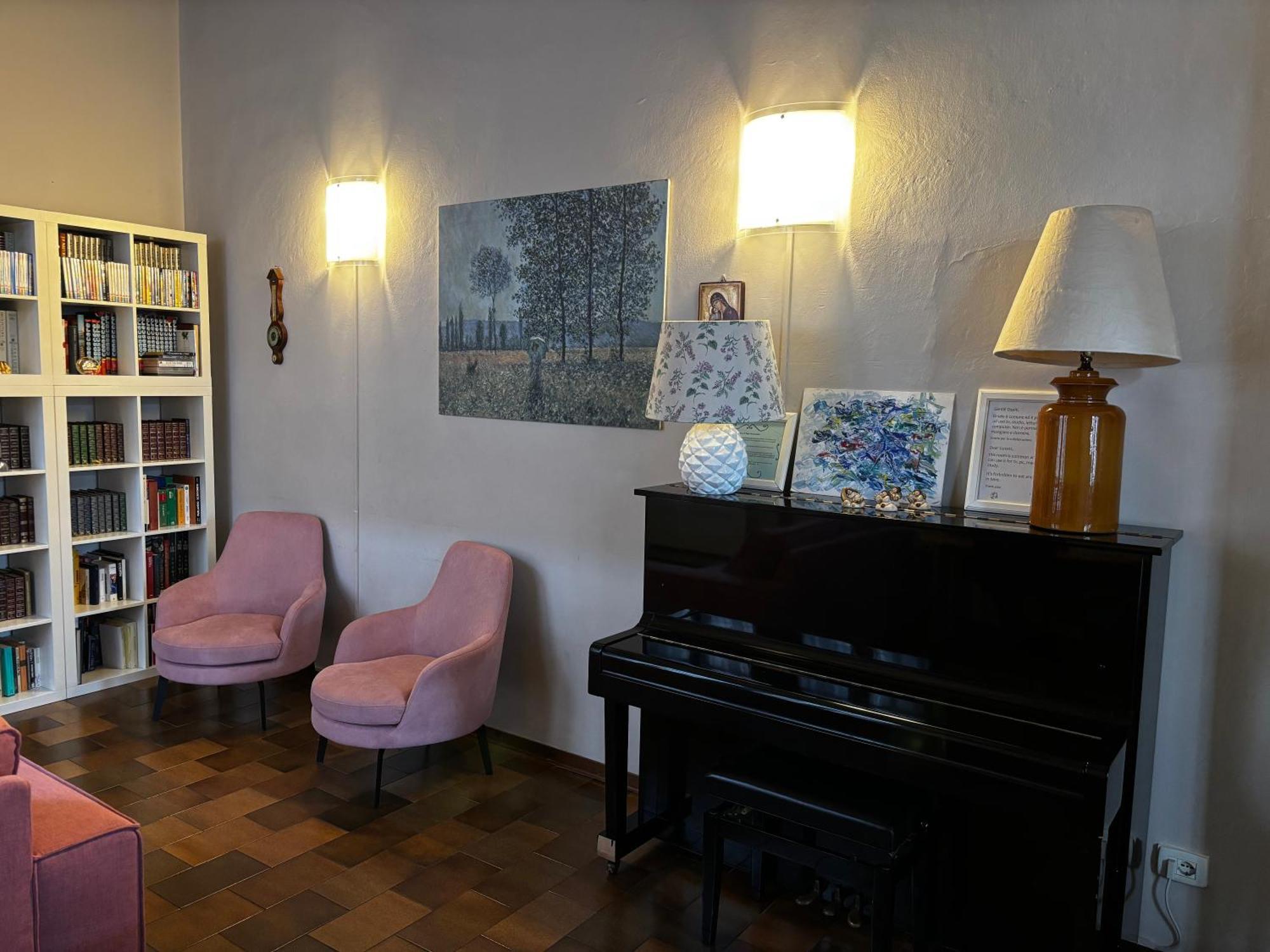 Protezione Della Giovane - Female Hostel - Verona — Photos 3