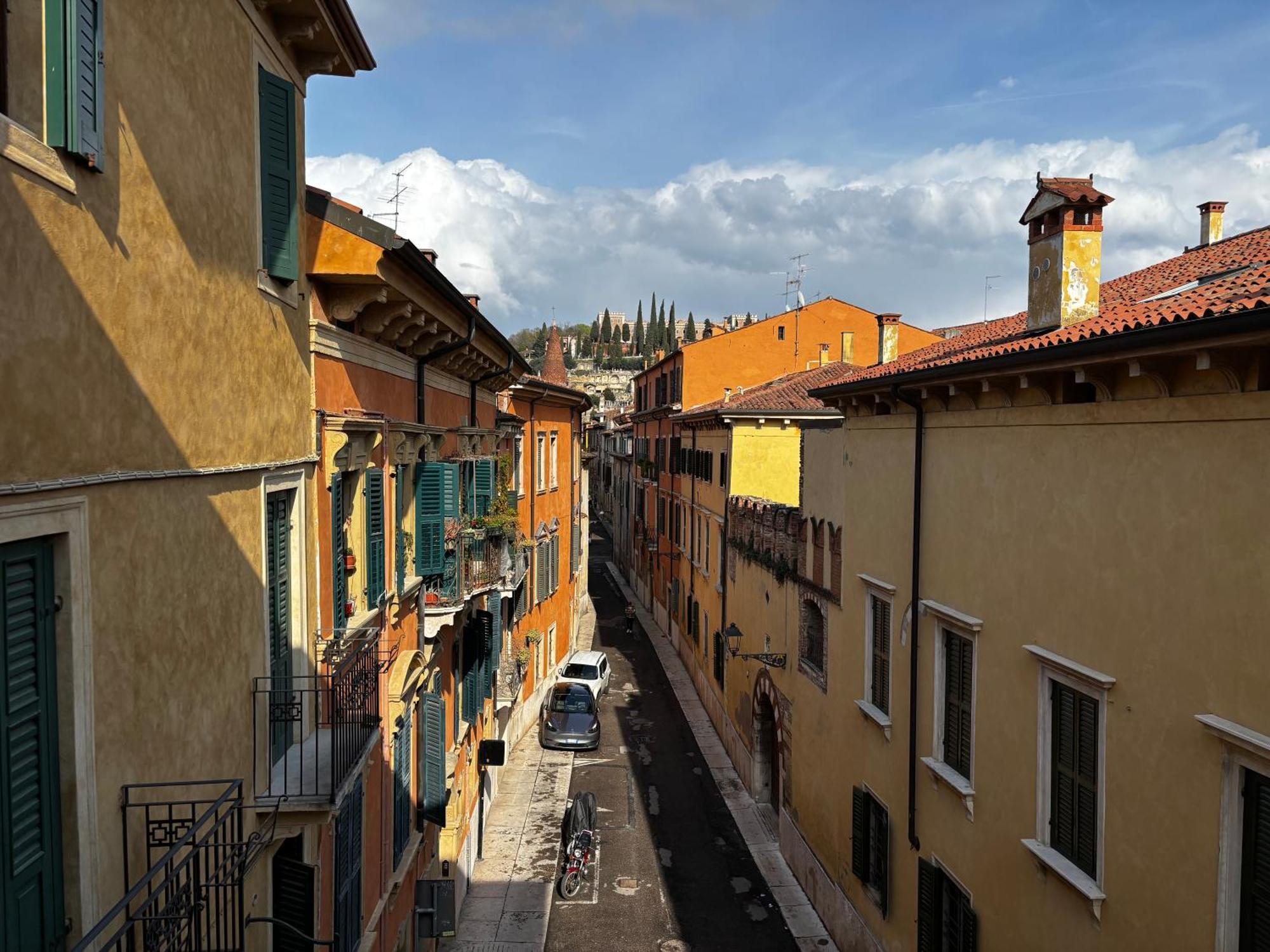 Protezione Della Giovane - Female Hostel - Verona — Photos 1